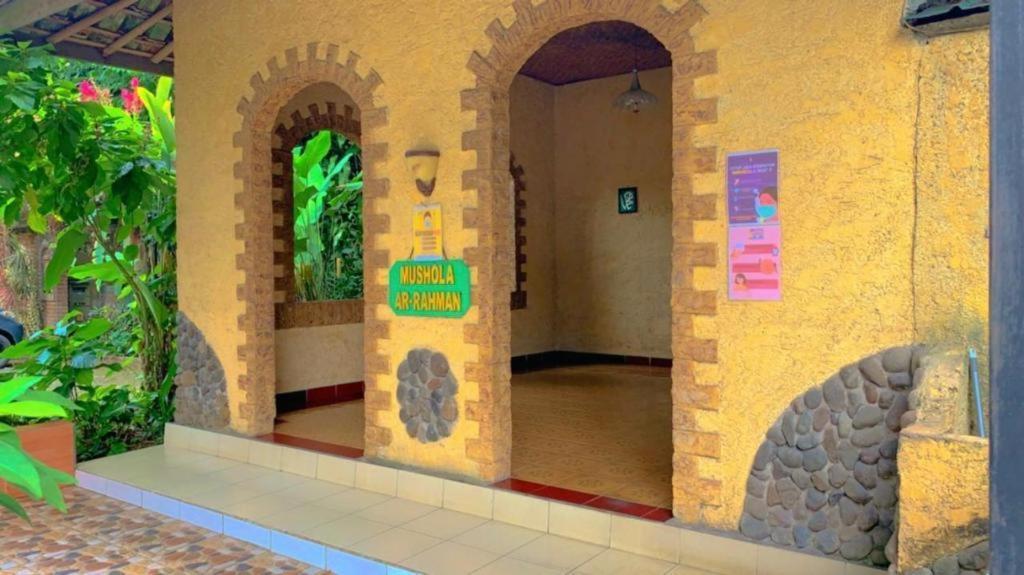 Taman Sari Hotel Dan Resort Sukabumi Extérieur photo
