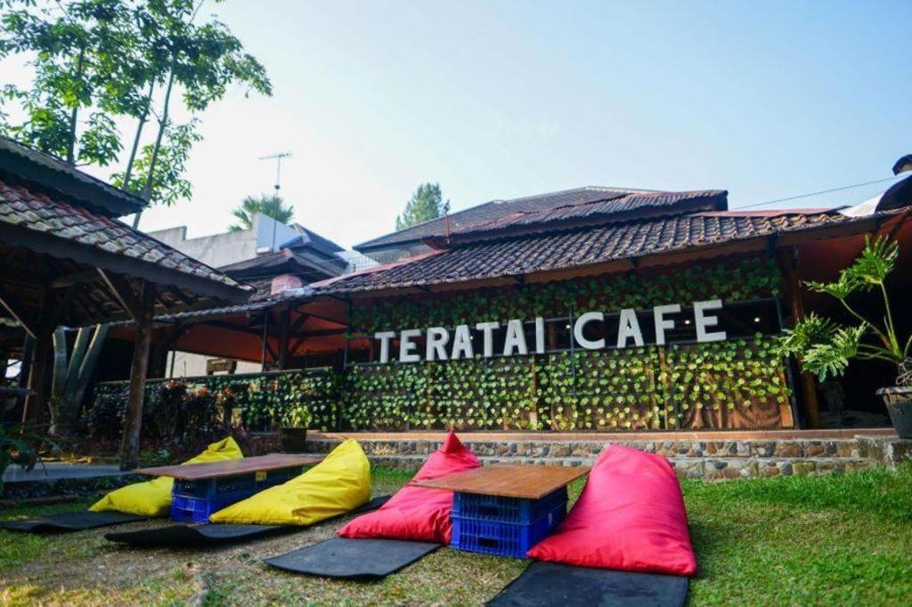 Taman Sari Hotel Dan Resort Sukabumi Extérieur photo