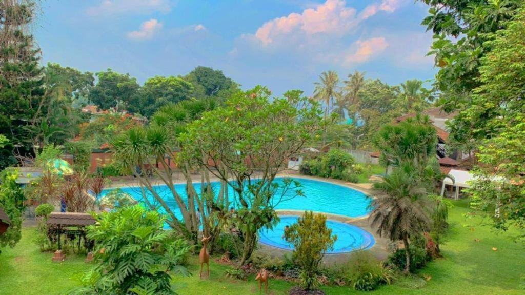 Taman Sari Hotel Dan Resort Sukabumi Extérieur photo